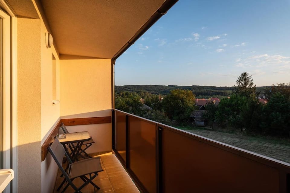 Natural landscape, View (from property/room), Balcony/Terrace