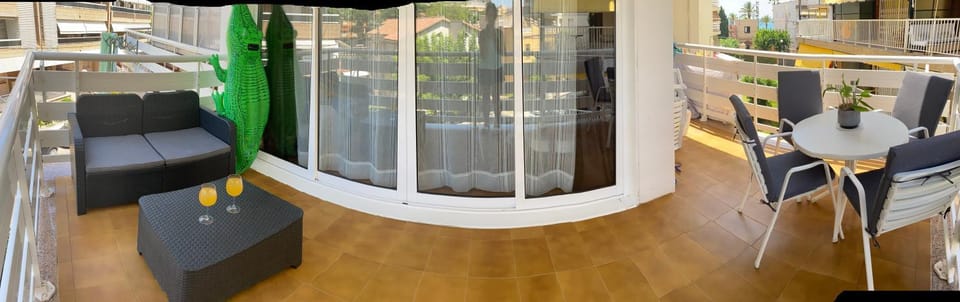 Playa a 50 metros solo para familias Apartment in Salou