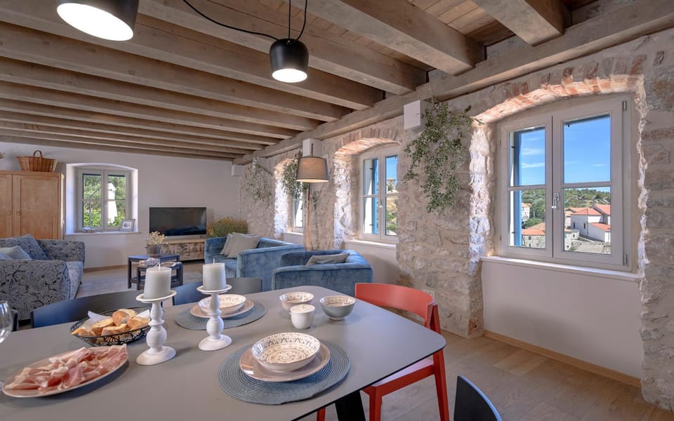 Living room, Dining area