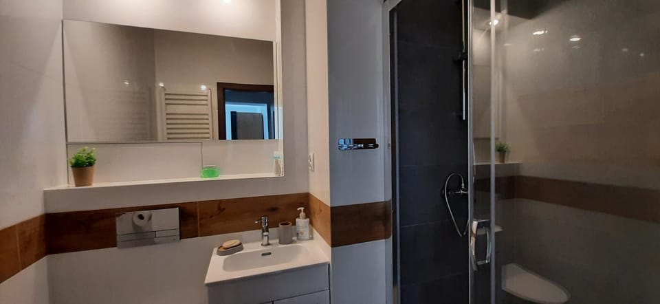 APARTAMENT LIGHT GREY KOŁOBRZEG Apartment in West Pomeranian Voivodeship, Poland