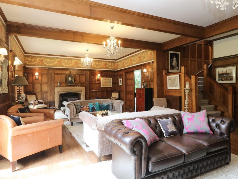 Bearnock Lodge House in Scotland