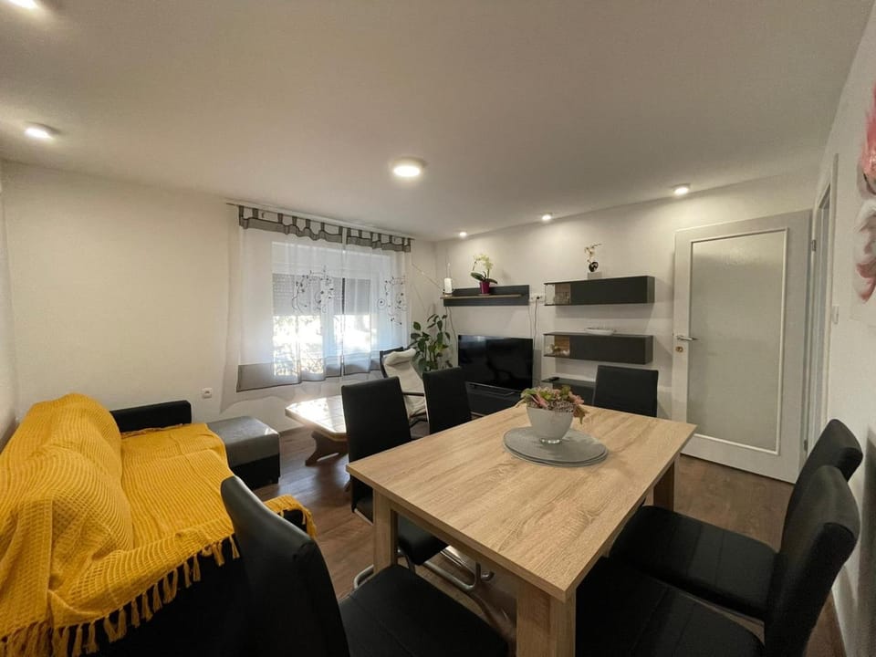 Living room, Seating area, Dining area