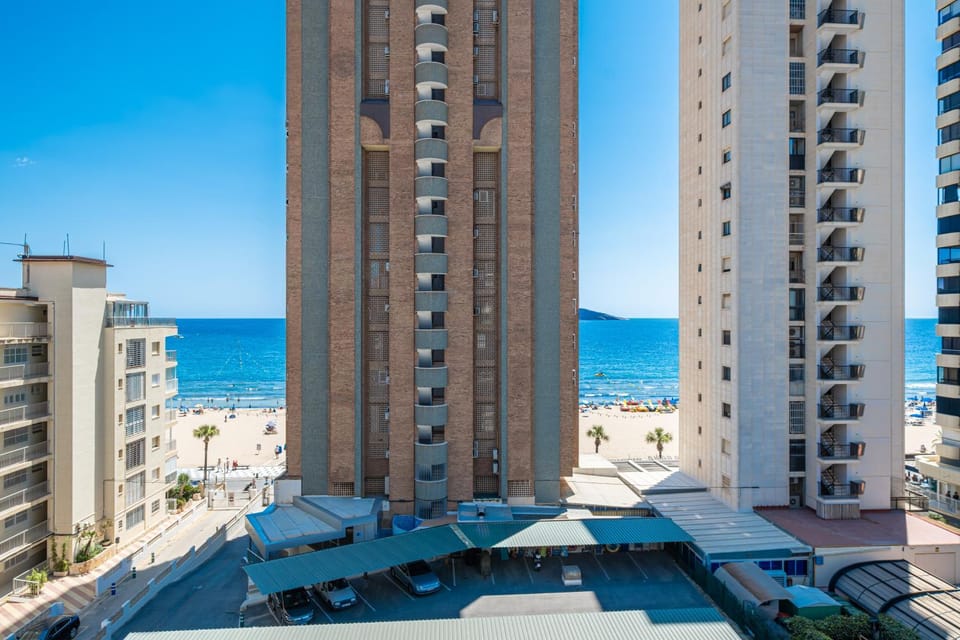 Off site, Day, Neighbourhood, Natural landscape, Beach, City view, Sea view, Street view, Location