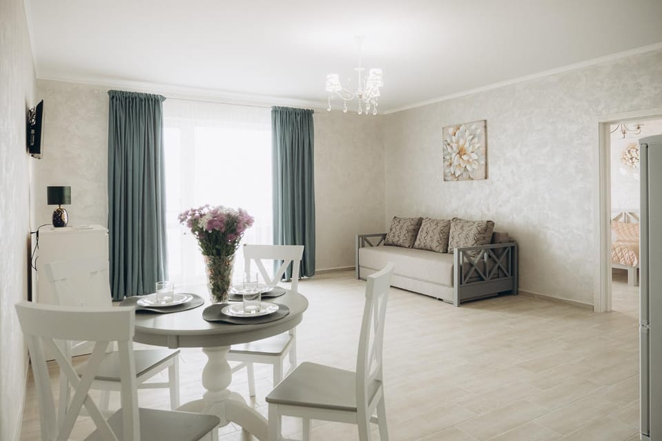 Living room, Seating area, Dining area