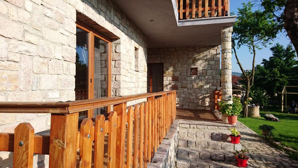 Patio, Facade/entrance