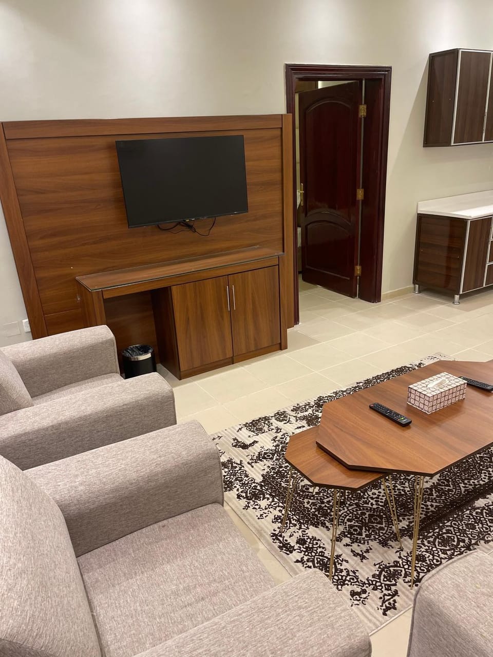 Communal lounge/ TV room, Living room, Seating area