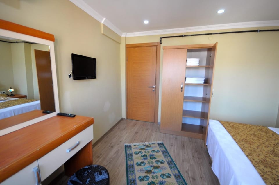 Bedroom, wardrobe