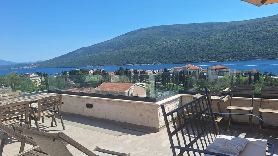 Porto Vista Penthouse Kumbor Apartment in Kotor Municipality