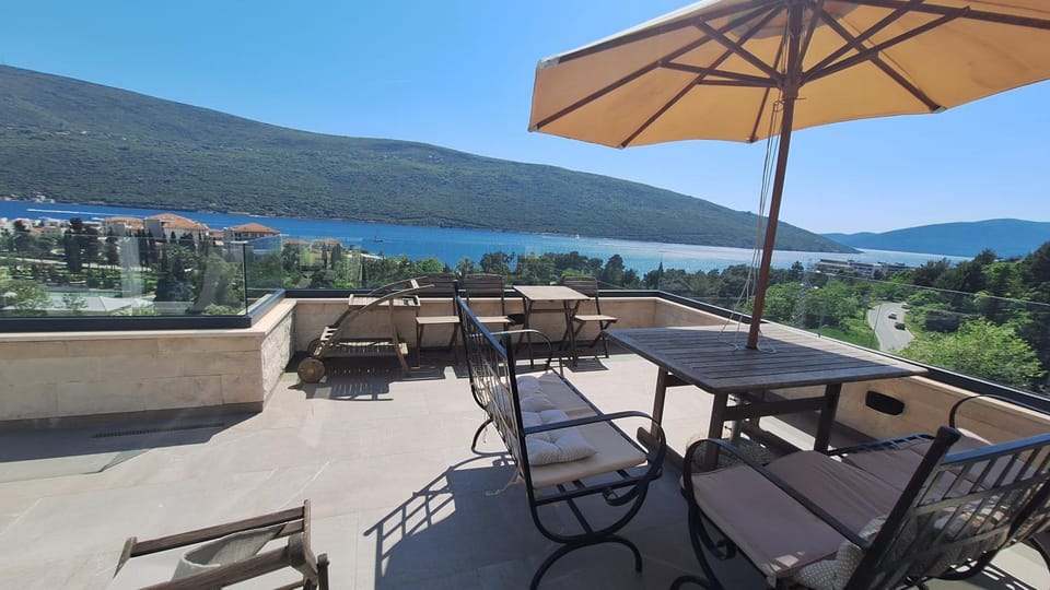 Porto Vista Penthouse Kumbor Apartment in Kotor Municipality