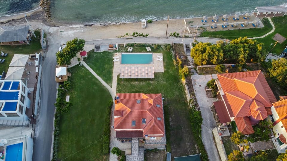 Property building, Day, Neighbourhood, Garden, Beach, Pool view, Sea view