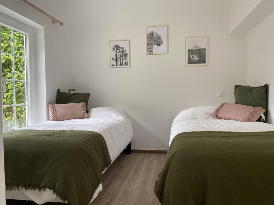 Gîte de charme près du Zoo de Thoiry, jardin clos, tout inclus, wifi, idéal famille. - FR-1-527-6 House in Île-de-France