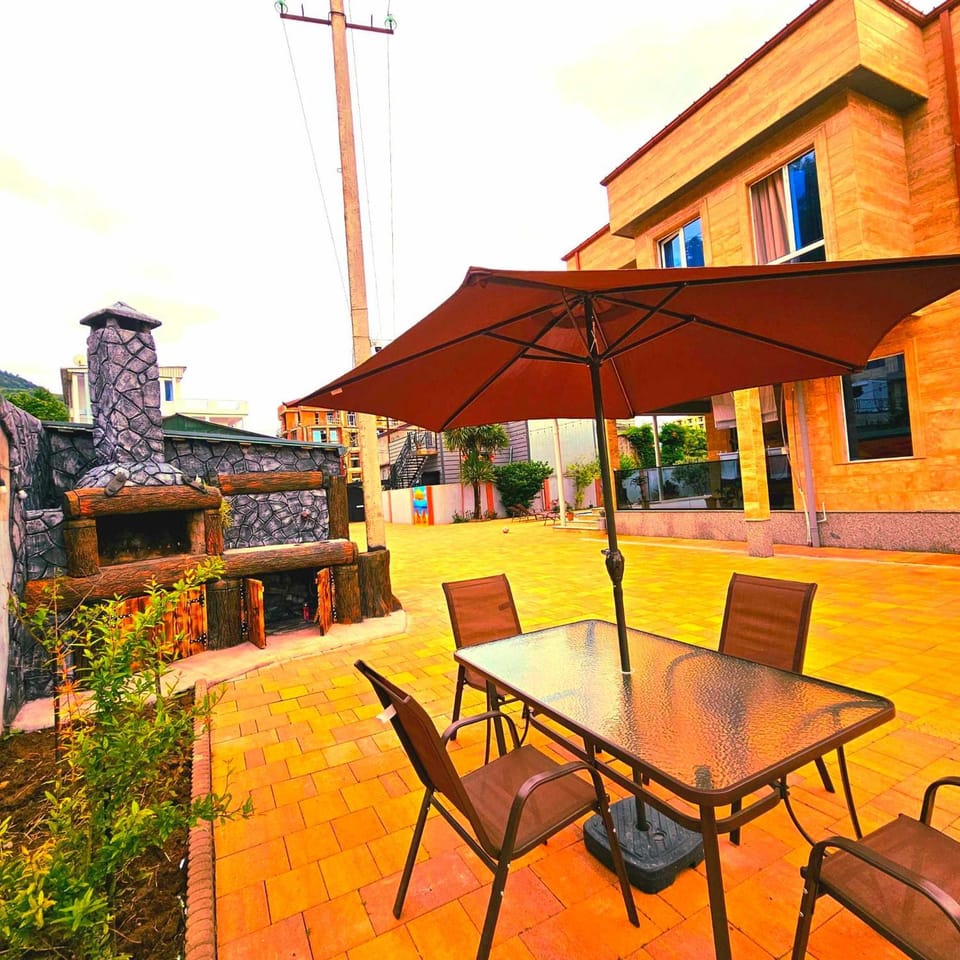 Property building, Day, Dining area
