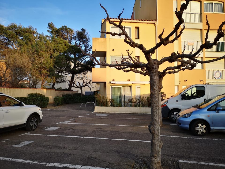Property building, Parking