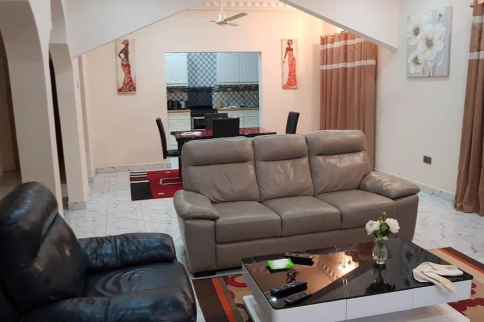The Charming Bristolian Holiday Home House in Senegal