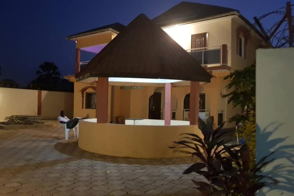 The Charming Bristolian Holiday Home House in Senegal
