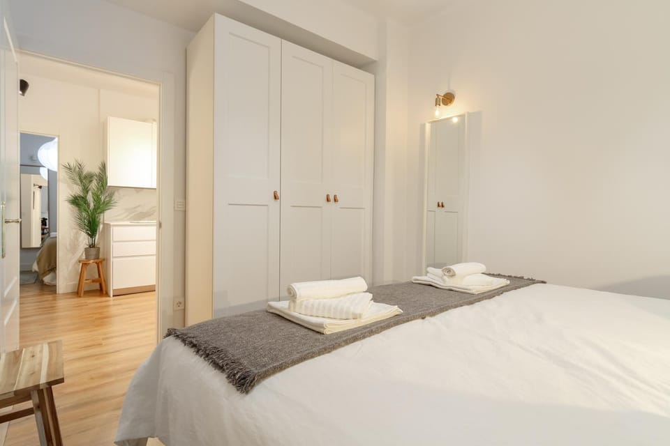 Bedroom, wardrobe