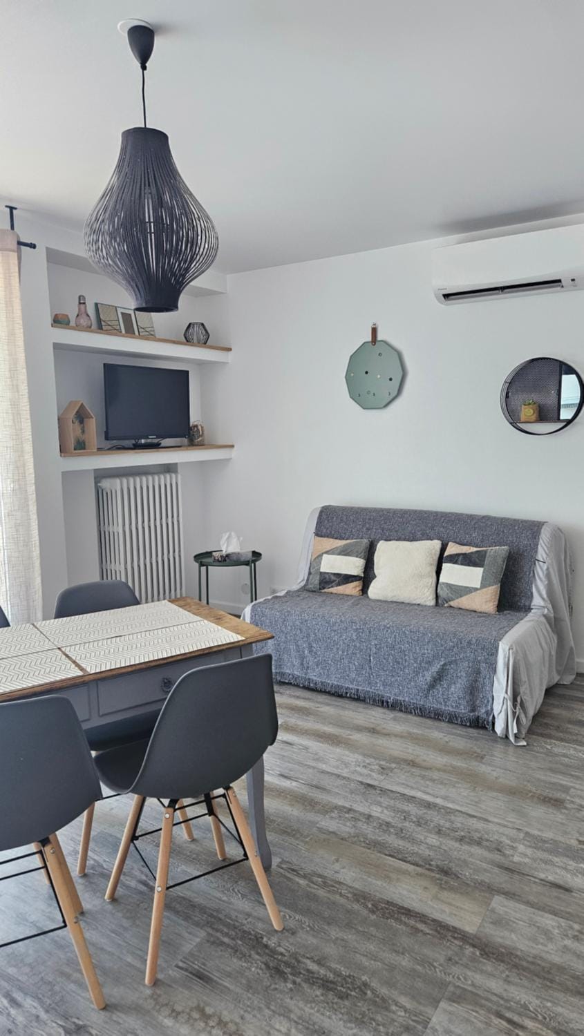 Appartement climatisé avec balcon,wifi, proche remparts Apartment in Avignon