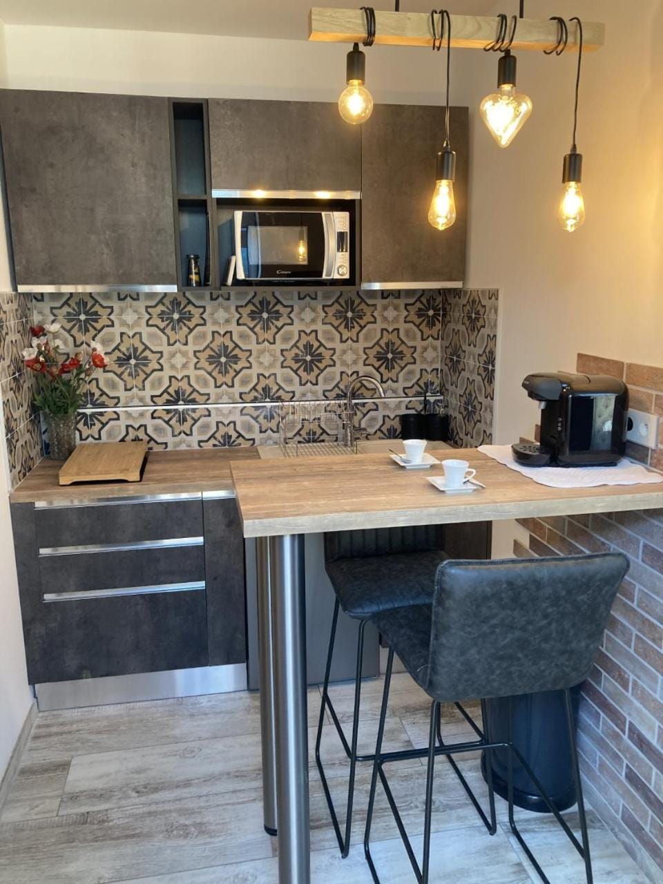 Kitchen or kitchenette