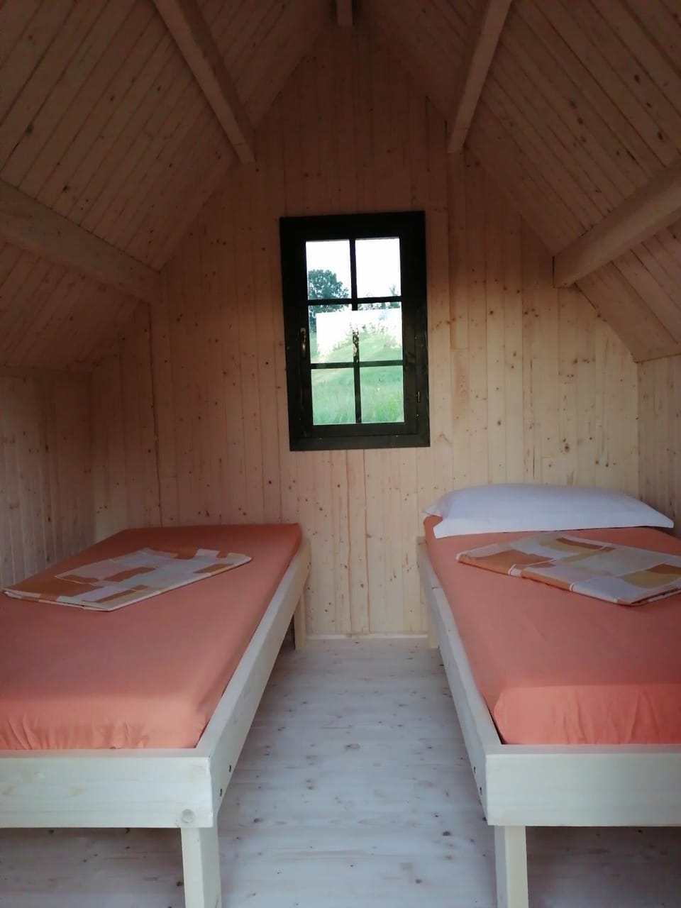 Pensiune Rozalia - Camping Bed and Breakfast in Brașov County