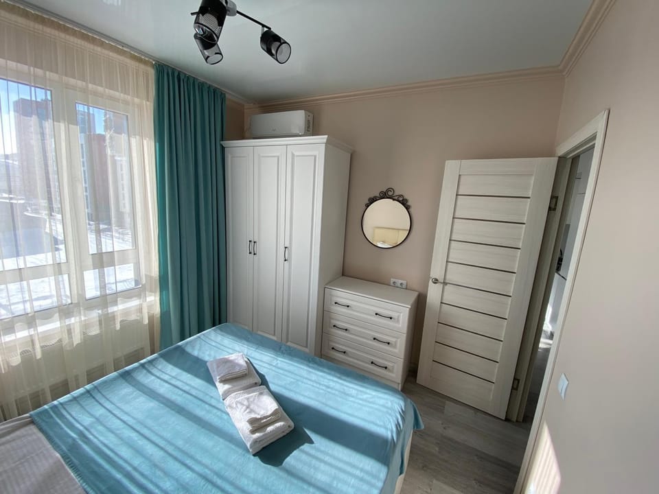 Bedroom, wardrobe, air conditioner