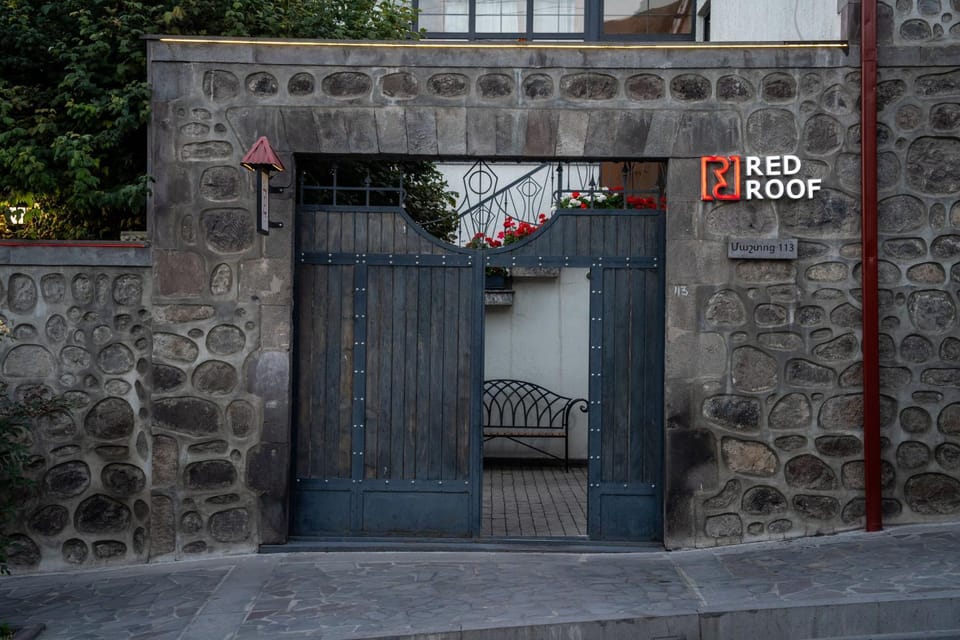 REDROOF Goris Boutique Hotel Bed and Breakfast in Armenia