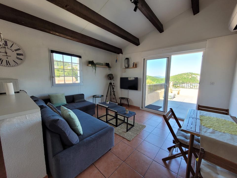 TV and multimedia, Balcony/Terrace, Living room