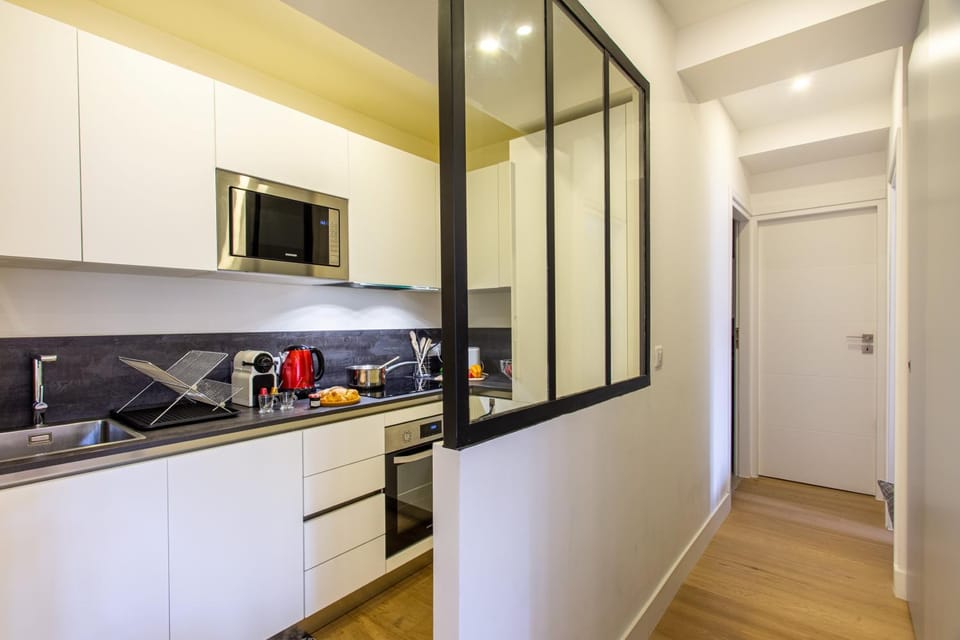 JJ8 - MAGNIFIQUE 3PIECES, ENTIEREMENT RENOVE, CLIM, VIEUX-NICE Apartment in Nice