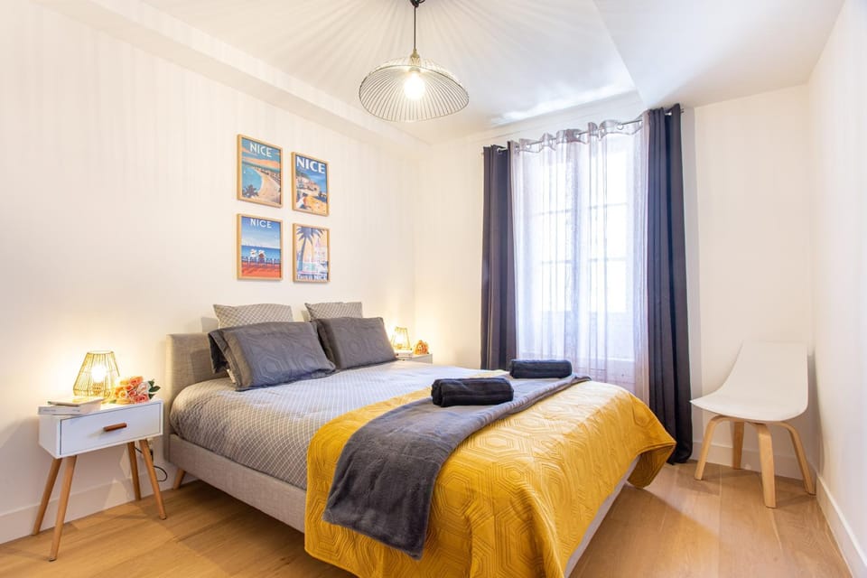 JJ8 - MAGNIFIQUE 3PIECES, ENTIEREMENT RENOVE, CLIM, VIEUX-NICE Apartment in Nice