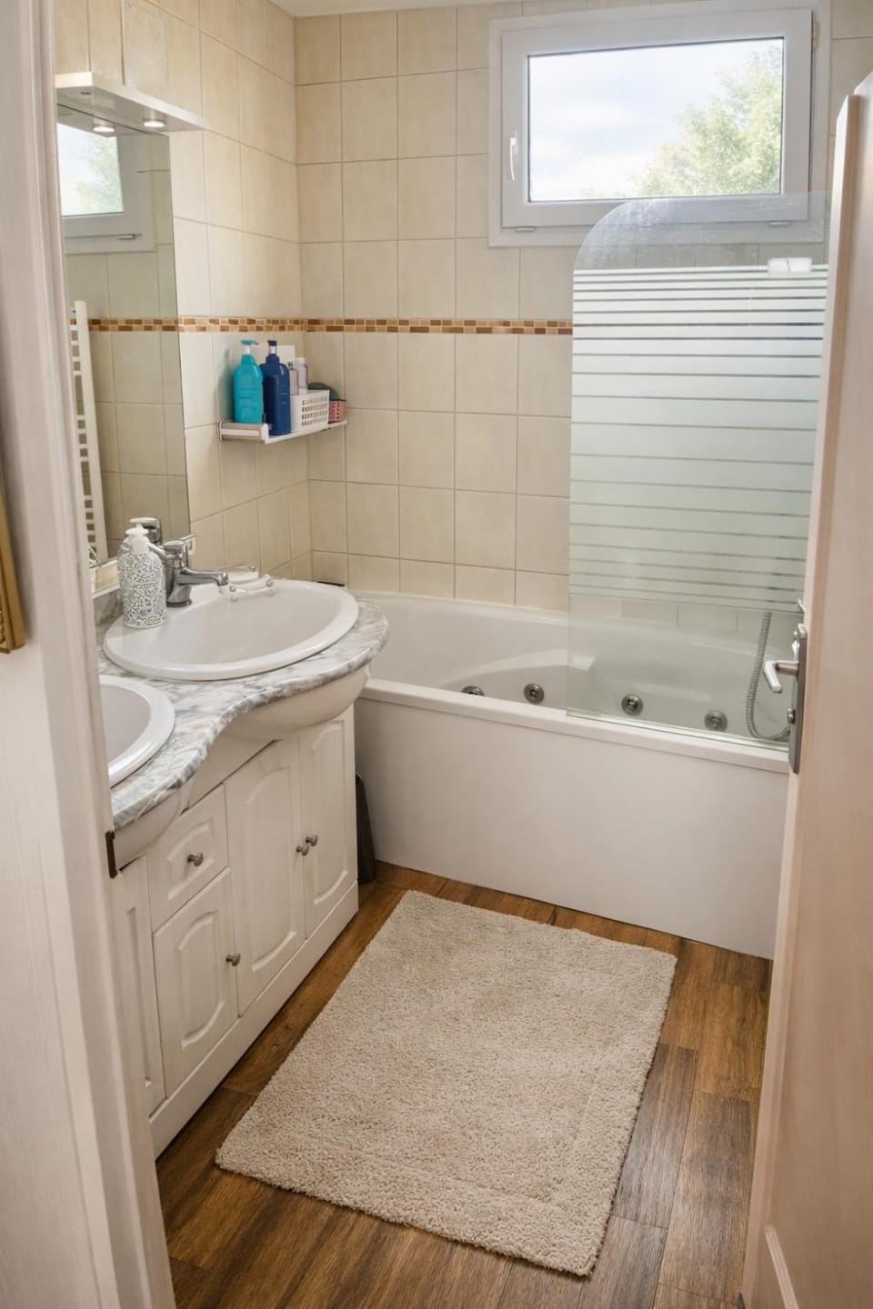 Chambre tout confort Saphir 1 à 3 P dans belle maison Villa in Vaulx-en-Velin