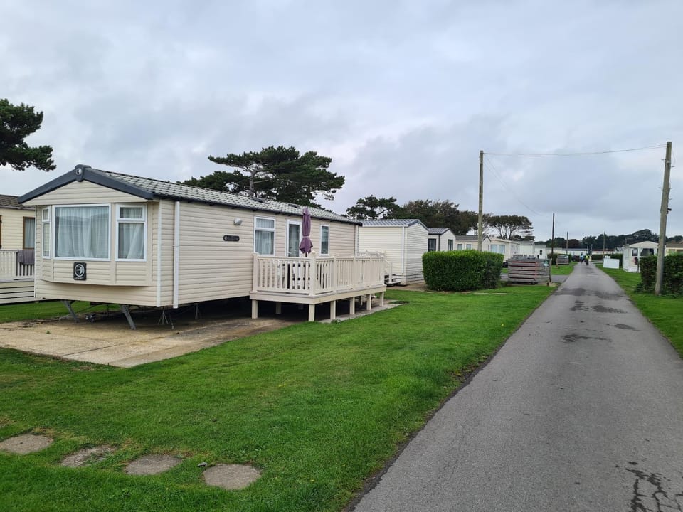 127cs HOBURNE NAISH HOLIDAY PARK House in New Forest District