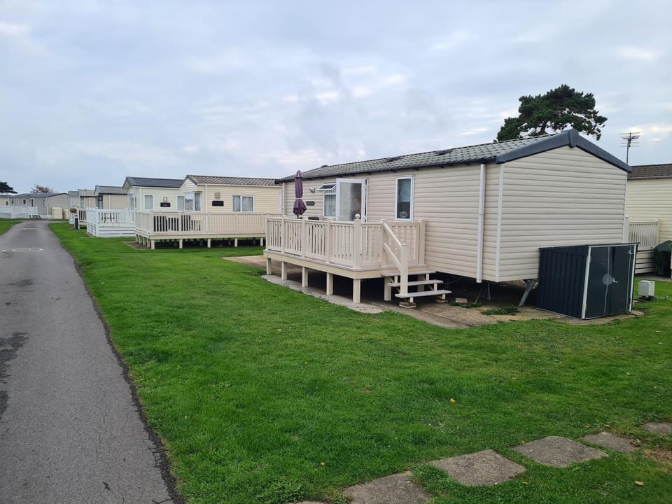 127cs HOBURNE NAISH HOLIDAY PARK House in New Forest District