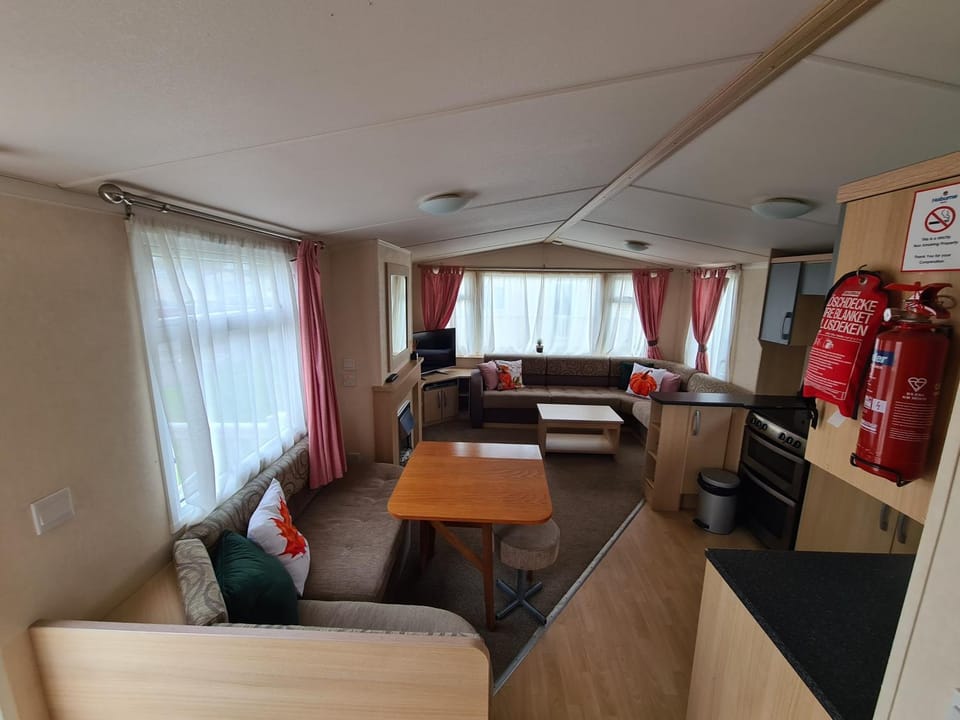 127cs HOBURNE NAISH HOLIDAY PARK House in New Forest District