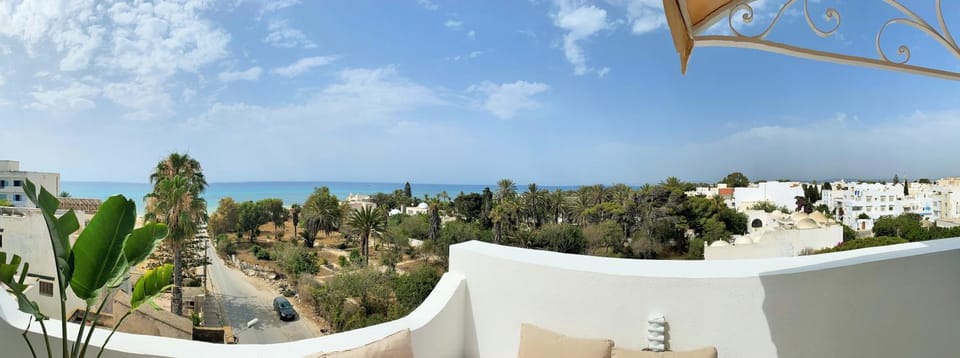 Roof Top Pied dans l'Eau Panoramic View, 80 meters from Seaside Apartment in Hammamet