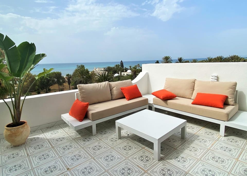 Roof Top Pied dans l'Eau Panoramic View, 80 meters from Seaside Apartment in Hammamet