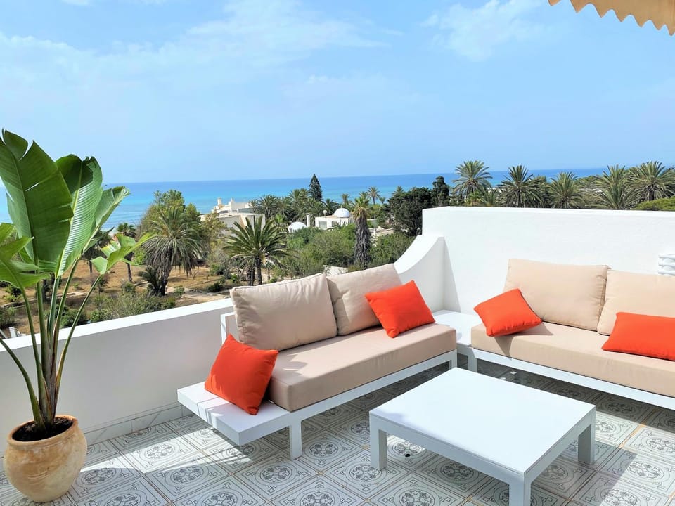 Roof Top Pied dans l'Eau Panoramic View, 80 meters from Seaside Apartment in Hammamet