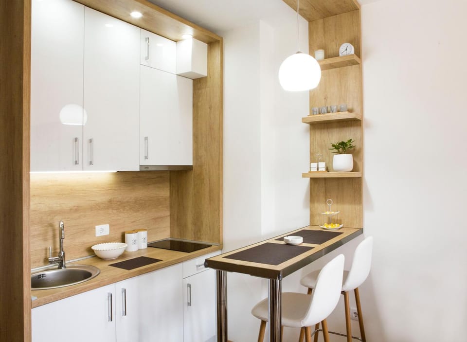 Kitchen or kitchenette, Dining area, Guests