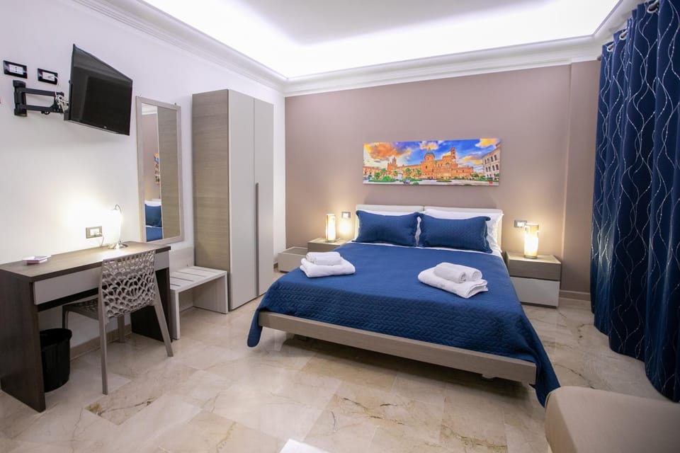 Photo of the whole room, Bedroom