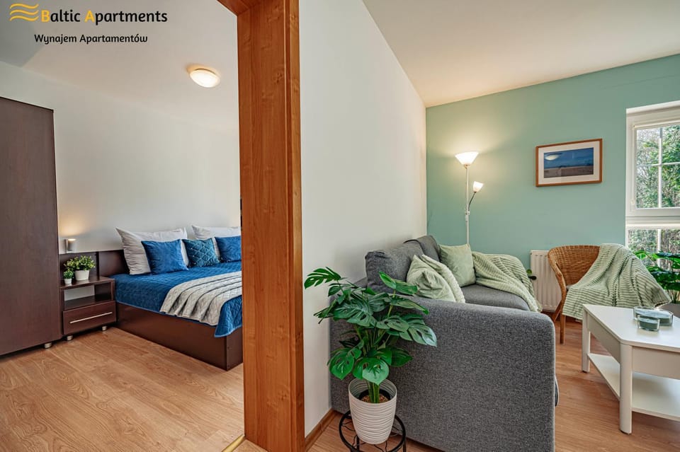 Bed, Living room, Decorative detail, Bedroom, wardrobe