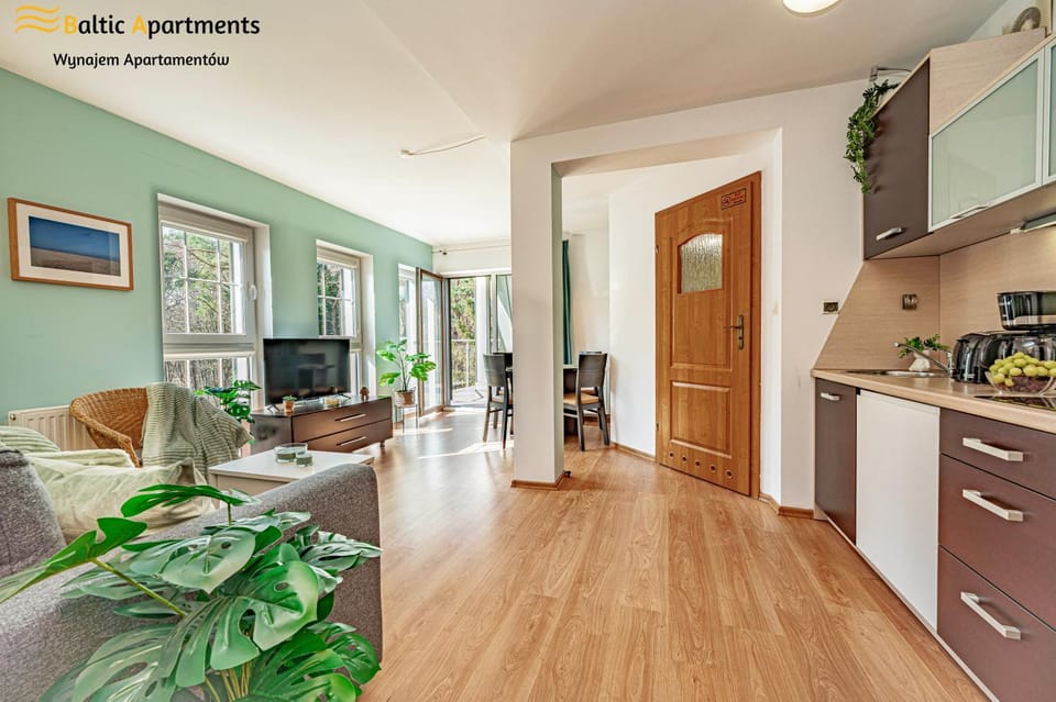 TV and multimedia, Coffee/tea facilities, Kitchen or kitchenette, Living room, Photo of the whole room