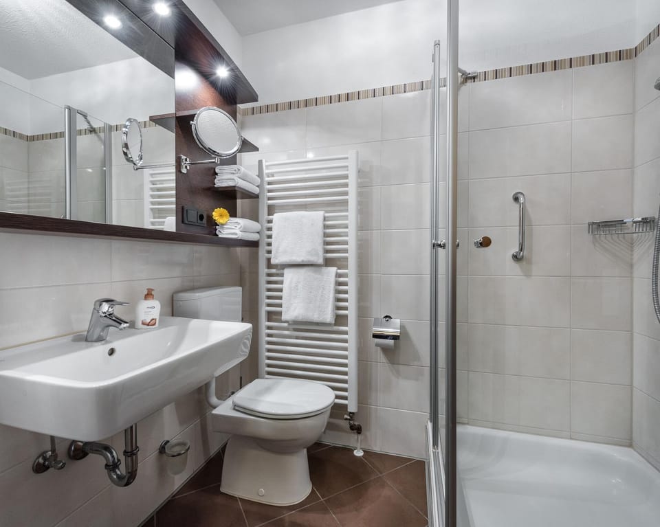 Shower, Toilet, Bathroom