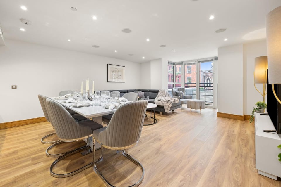 Living room, Seating area, Dining area