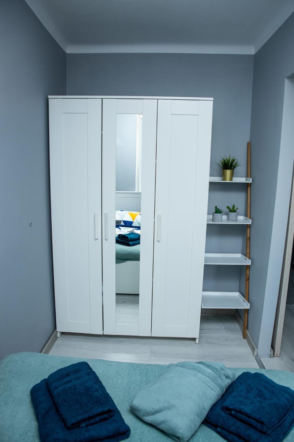 Bedroom, wardrobe