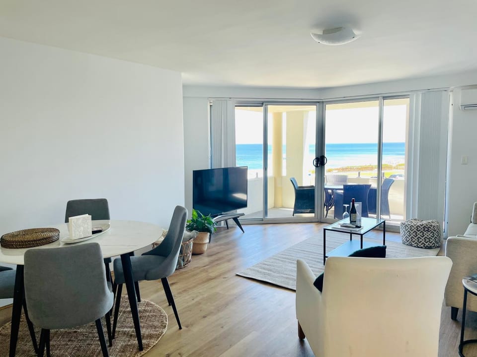 Living room, Seating area, Dining area, Sea view