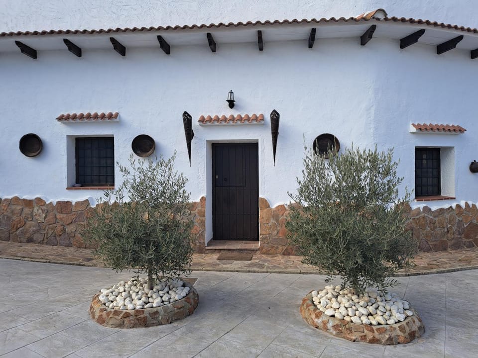 CASA CUEVA LOS HONORIOS House in Andalusia