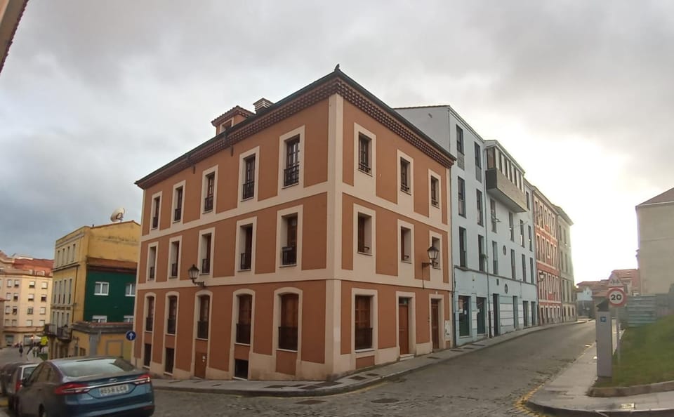 Property building, Location