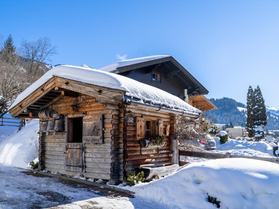 Property building, Winter