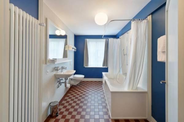 Toilet, Bathroom, Bath, towels