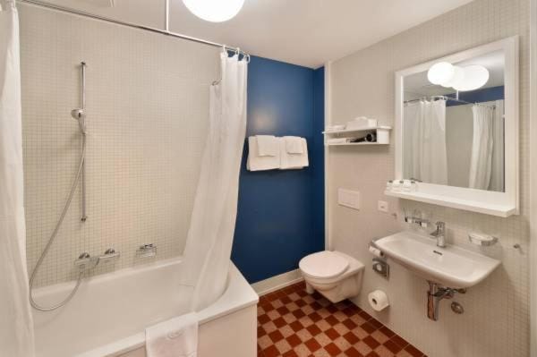 Toilet, Bathroom, Bath, towels