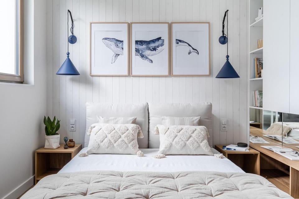 Photo of the whole room, Bedroom