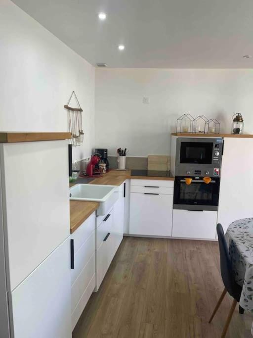 Kitchen or kitchenette, dishwasher, minibar, pet friendly, stove, toaster